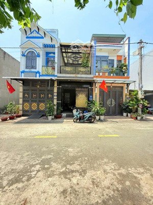 nhà 2 lầu đường 8m gần ngã tư chiêu liêu giá 3 tỷ 800 triệu