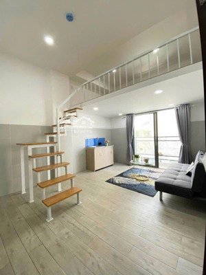 phòng gác + ban công rộng thoải mái