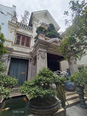 bán biệt thự hoa sữa đẹp, full nội thất, giá siêu hời tại vinhomes riverside, 100 tỷ, 215m2