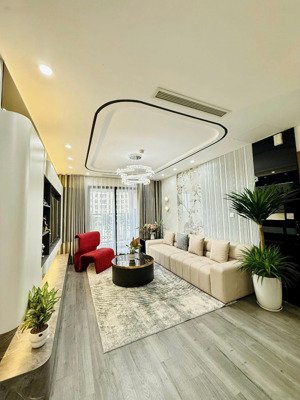 bán căn hộ cao cấp florence trung tâm mỹ đình giao thông thuận tiện, khu dân trí cao.