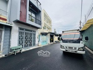 tô hiệu hẽm xe tải tránh-tang nôi thất xin gia chi 10tỷ