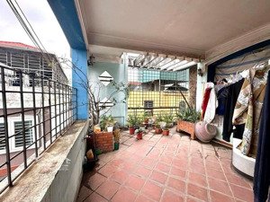 đống đa 3 nhà ra mặt phố tđt. dt 70mv 5 tầng 5m mặt tiền. giá thương lượng 17.9 tỷ