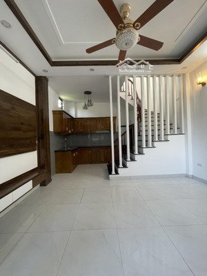 bán nhà 4 tầng 3 ngủ cách đường đôi ql6 khoảng 100m lô góc 3 mặt thoáng- ô tô sát nhà.