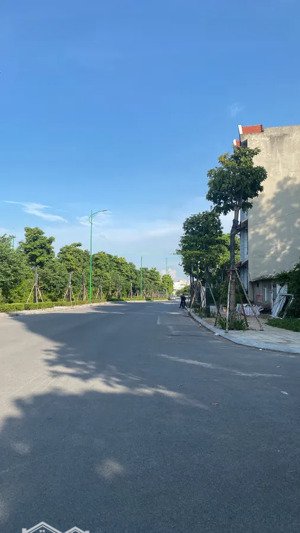 biệt thự 100m2 phố tư đình gara ô tô, thang máy đón cầu trần hưng đạo hơn 16 tỷ lh: 