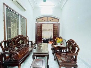 bán nhà 10 m ra mặt đường láng (ngã tư sở), đống đa, dt 87m2, 3tầng, mặt tiền 5m. giá 9,4 tỷ