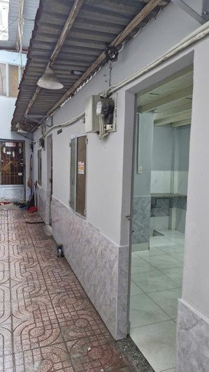 cho thuê nhà trọ 2pn, 1wc, 28m2, 2,8 triệu ở nguyễn văn linh, tân thuận tây, q7, hcm