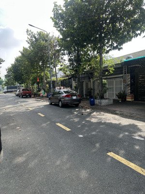nhà khu dân cư hiệp thành 3 giá 4,39 tỷ