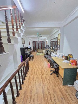 bán nhà nguyễn chí thanh, nhà đẹp, ô tô tránh, 50m2. 21.8 tỷ.