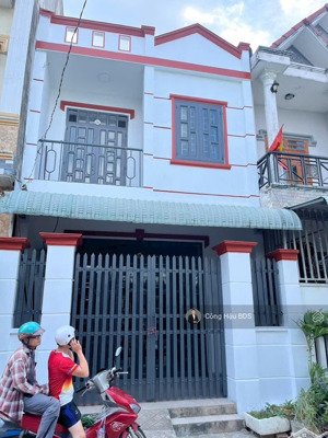 bán nhà 2 tầng trong kdc đông tác- p. đông hoà. dt: 60m2 (5x12m). đường 6m. giá: 3.85 tỷ tl