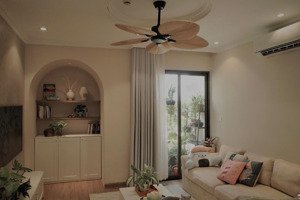 chính chủ cần bán căn góc 2pn2vs,tòa l4,dt 71m full đồ giá bán: 5 tỷ le grand jardin sài đồng