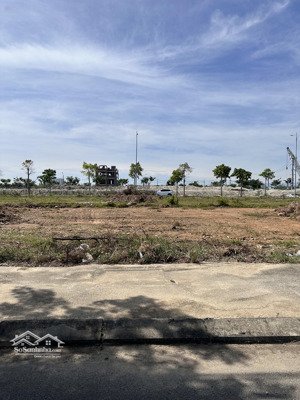 duy nhât lô lê sỹ gần góc chưa qua đầu tư ký trực tiếp với sun group