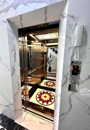 cho thuê nhà mới xây, 2 mặt tiền, phố hoàng cầu, thang máy, pccc; nhà hàng, kd, vp 252m2*7t - 84 tr