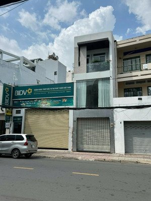 chính chủ bán gấp nhà 2 mt huỳnh văn bánh ngay nguyễn văn trỗi, q.phú nhuận - 4 tầng, 64m2, 21.9tỷ