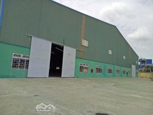 nhà xưởng 7.500m² đức hòa long an tỉnh lộ 10 sổ hồng chính chủ giá 105 tỷ