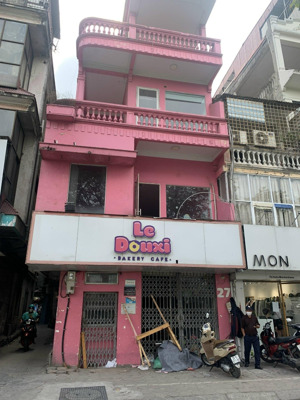 cho thuê nhà mặt phố mai hắc đế, giá tốt, 65m2, 4 tầng, làm cửa hành, spa, salon, ...
