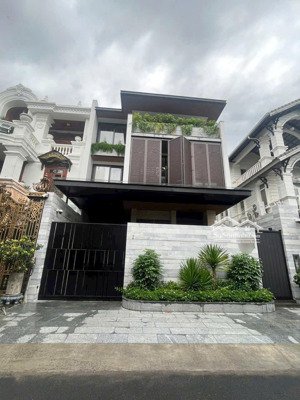 bán nhà ngay cư xá lữ gia 12x12 nhà 5 tầng nhà mới đẹp giá chỉ 15 tỉ