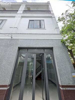 Nhà 1 trệt 2 lầu gần trường đại học Y Dược Cần Thơ