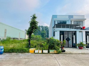 bán lô đất ngay đường ni5a sát kcn mỹ phước 3, dt 150m2, giá 1,1 tỷ, sổ sẵn sang tên, full thổ cư