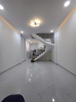 bán nhà hẻm 888 lạc long quân, 4.2x11m, 4 tầng, mới 100% giá 6 tỷ tl