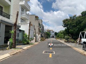 bán đất the seasons giá rẻ 4.4 tỷ. dt 5x21m. sổ sẵn. ngay lotte mart lái thiêu