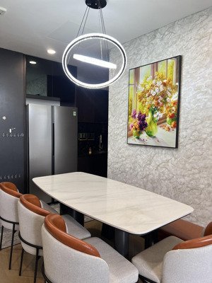 căn góc 2 phòng ngủ. nhà full nội thất 10.5 tỷ all in