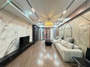 bán nhà riêng chính chủ tại phố ngọc lâm sầm uất bậc nhất quận long biên