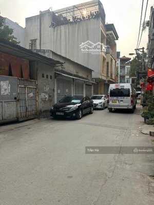 lô góc - 3 mặt thoáng - 4 ngủ đủ công năng cách ô tô vài bước - đa sỹ kiến hưng- giá nhỉnh 5 tỷ