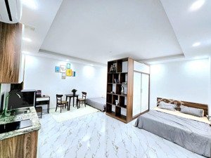 444 đội cấn, 2 giường đủ đồ , 6,8tr, thang máy. phòng đẹp rộng rãi. chính chủ)