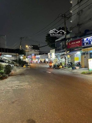 7 tỷ 900 thương lượng, bán nhà mặt tiền 4 tầng kinh doanh, diện tích : ngan 4 mét - dài 13 mét.