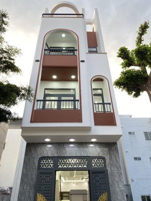 nhà phố mới hoàn thiện gần aeon bình dương sổ riêng có thương lượng, lh ngay 