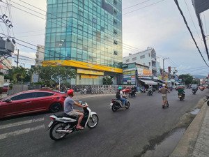 nhà mặt tiền trần quý cáp / nha trang ( ngang 8m )