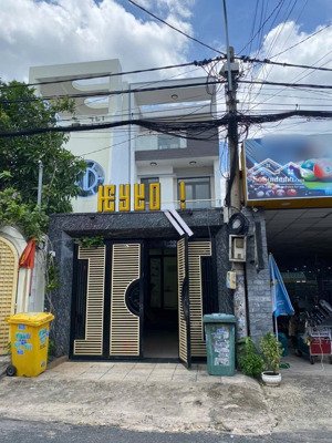 cho thuê nhà 2 lầu 4pn. 4wc mt đ/số p tam bình. thủ đức