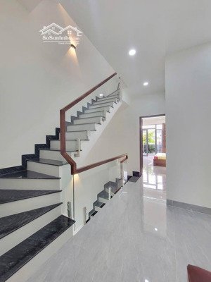 nhà đẹp đường 6m thích quảng đức -phú nhuận. giá 4tỷ120. đang cho thuê 23tr. gần thcs trần huy liệu