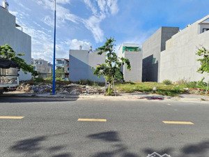 lô đất ngộp ngay gần mặt tiền ql13, dt 95m2, di chuyển 5p ra kcn việt hương, sổ sẵn