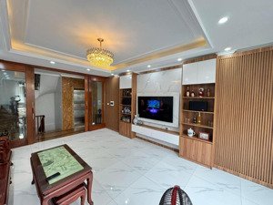 bán nhà võng thị, tây hồ - 2 thoáng - 6 tầng thang máy - dt 30m - giá 7.6 tỷ .