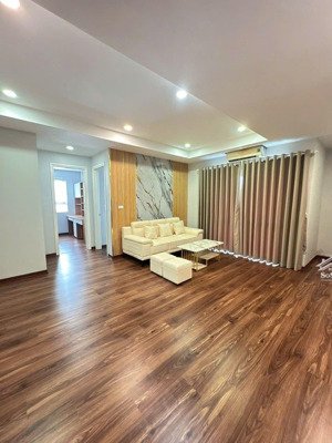 bán căn hộ chung cư city sông hồng,gần ngọc lâm, 70m, 2 ngủ ,phun nội thất,chỉ 4xty