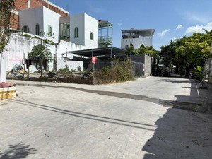 bán đất 2 mặt tiền gần biển giá chỉ 2 tỷ hơn