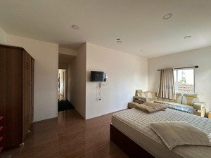 sát biển nha trang 106m2 9p căn khách sạn 6,5tỷ