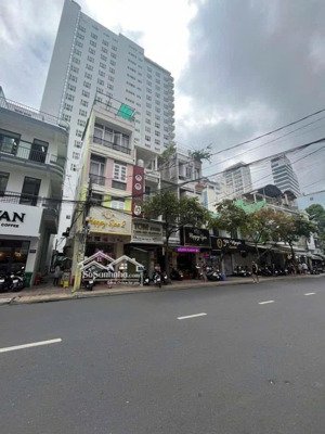nhà 5 tầng căn góc - khu phố tây - cách biển 300m đang khai thác spa thu nhập 40tr/tháng 13 tỷ 500