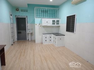 nhà ngay mặt tiền, sân xe hơi, đường huỳnh văn lũy, phú mỹ, tdm