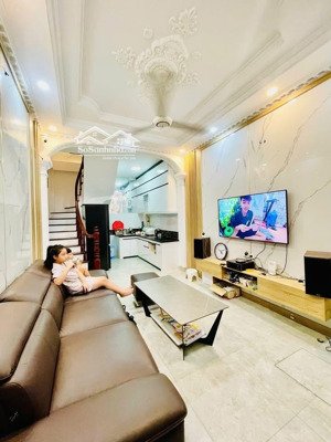 cực đẹp!tôn đức thắng,gần phố cách oto 30m mặt tiền rộng,trước nhà thoáng sáng,37m5t