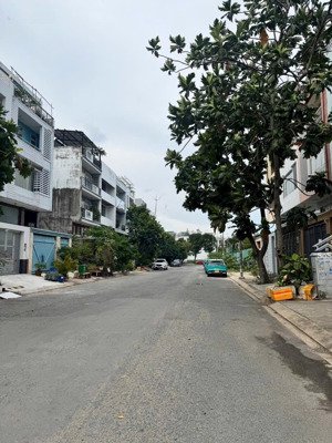 nhà mặt tiền lê đức thọ 10x70m, giá rẻ bằng hẻm chỉ 70 tỷ