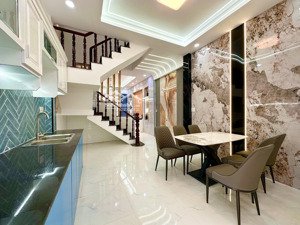 nhà shr 2 tầng 52m2 chợ cầu đồng gần ngã 4 ga, hẻm vf3, full nội thất vip, btct kiên cố