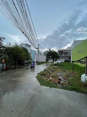 lô góc hiếm vĩnh thạnh gần trường lương thế vinh 2.3 tỷ