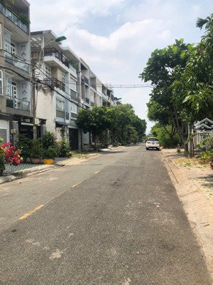 bán chdv cao cấp khu vip tên lửa 5 tầng 22 phòng đường 10m thu nhập 84 triệu/tháng