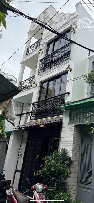 bán nhà giảm 300tr thích quảng đức, q phú nhuận. giá 6tỷ2. dt 60m2. hẻm xh 6m