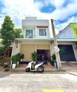 nhà lầu gần ngã tư chiêu liêu giá 3 tỷ 600 triệu