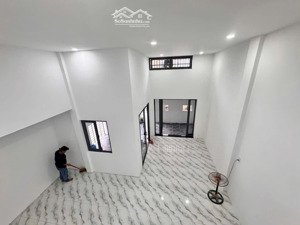 bán căn góc ngang 6,3m hẻm ô tô lê hồng phong