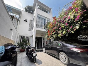 gấp bán giảm sốc 6 tỷ- biệt thự 192m² (6.8 x 28 ) sang xịn đẹp mặt tiền vip bàu cát-3 tầng-sân vườn