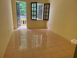 cho thuê nhà trung kính, mạc thái tổ, cầu giấy, diện tích 55m2 x 5 tầng.